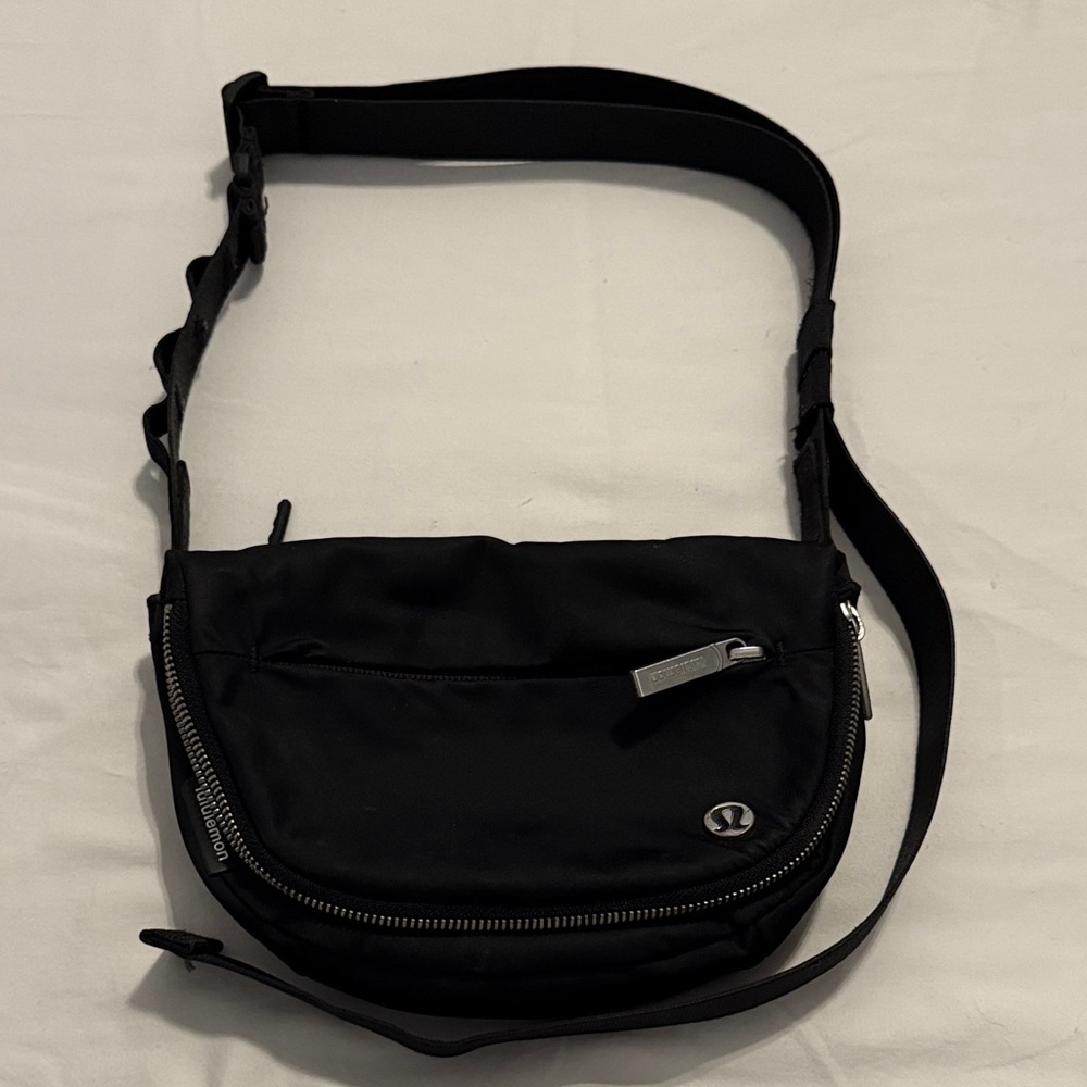 Lululemon All Night Festival Bag